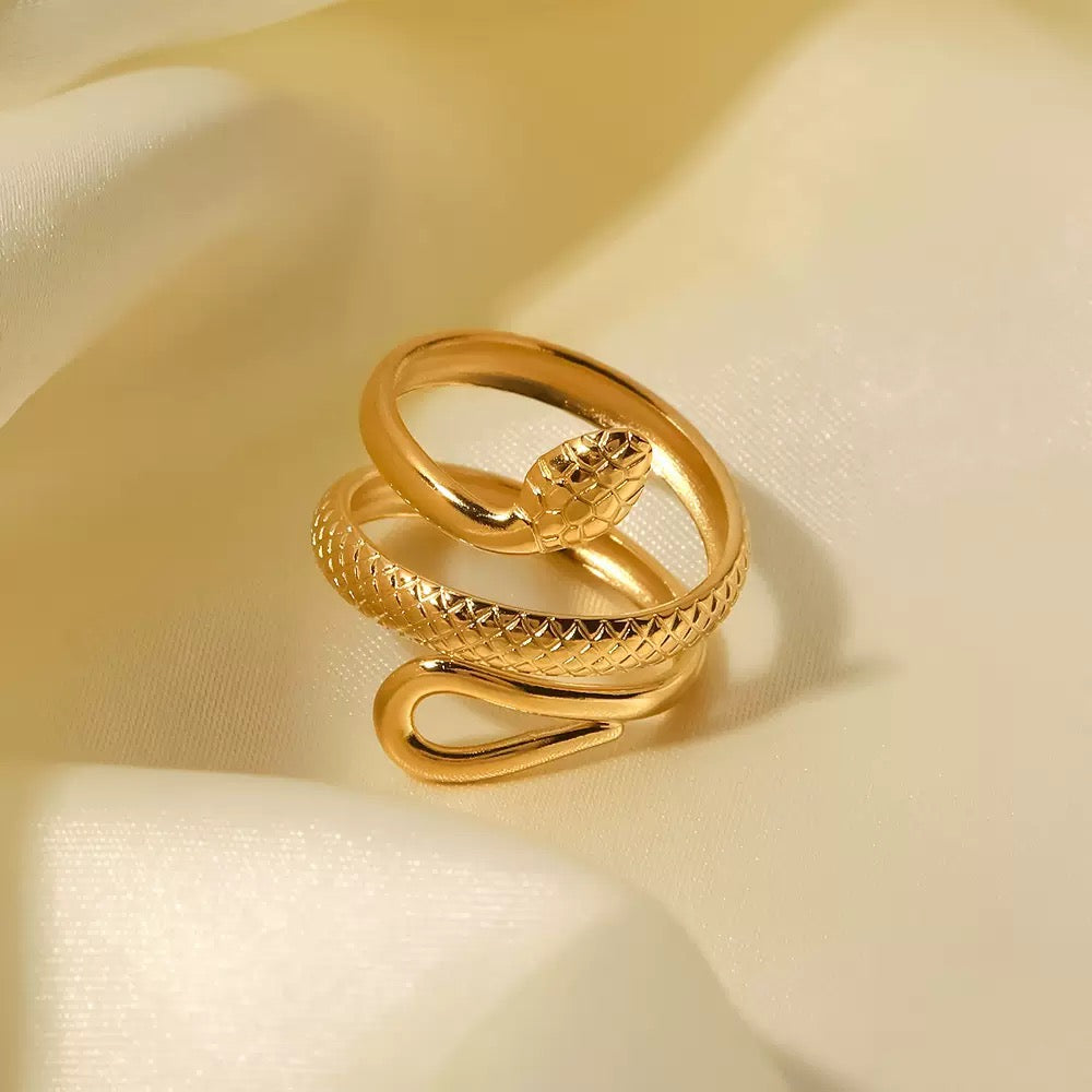 Bague de luxe plaqué or RGN076