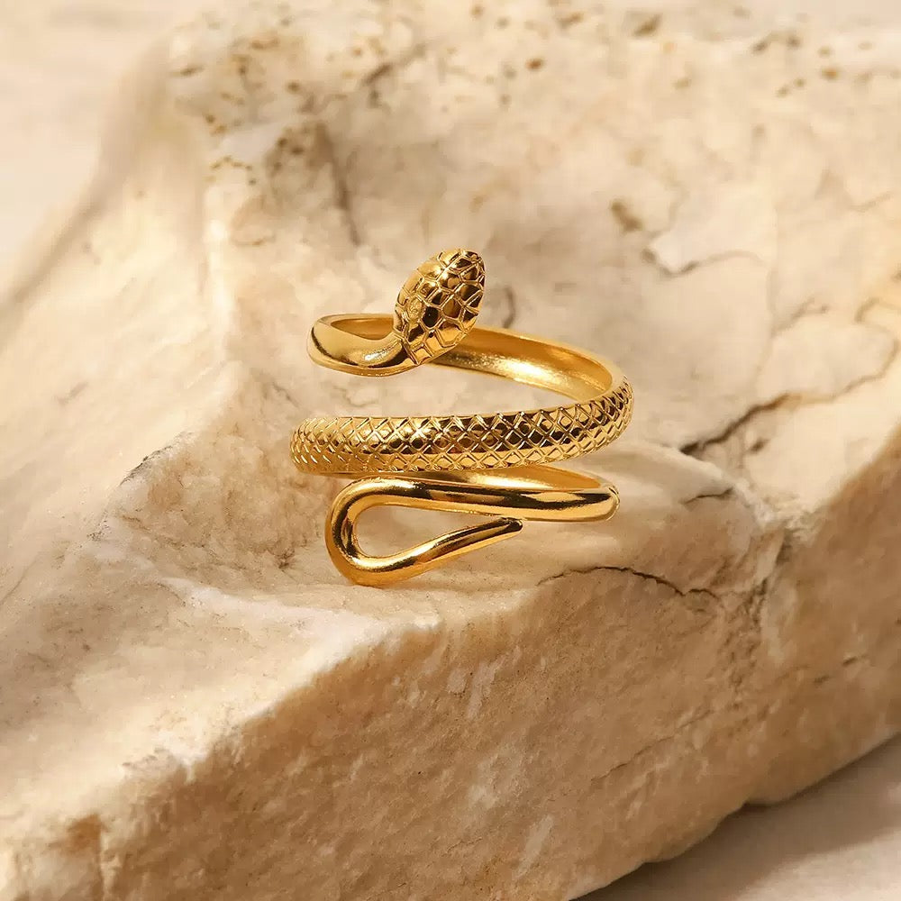 Bague de luxe plaqué or RGN076