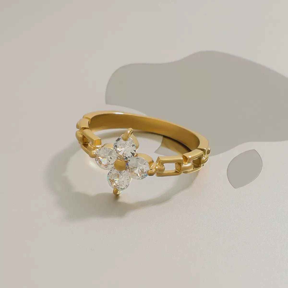 Bague de luxe plaqué or RGN085